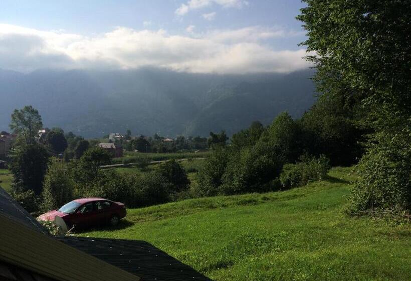 Pensione Vi̇lla Devor