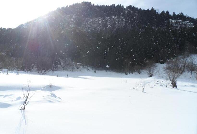 Pensione Vi̇lla Devor