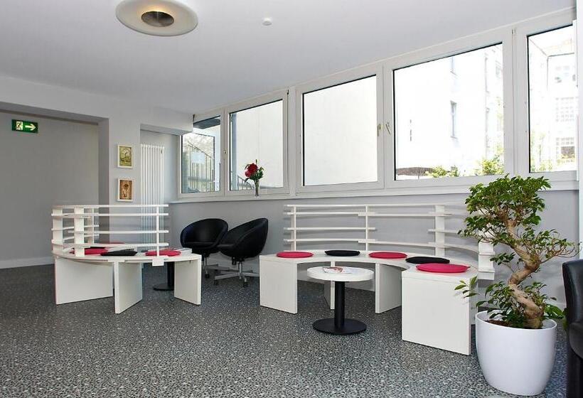 Apartmenthouse Berlin Am Görlitzer Park