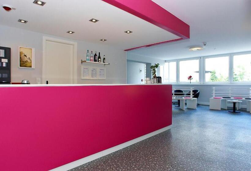 Apartmenthouse Berlin Am Görlitzer Park