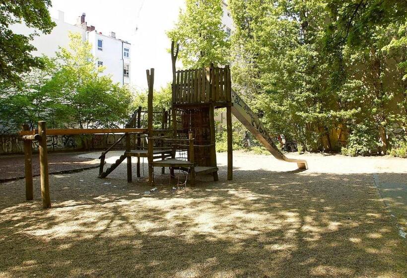 Apartmenthouse Berlin Am Görlitzer Park