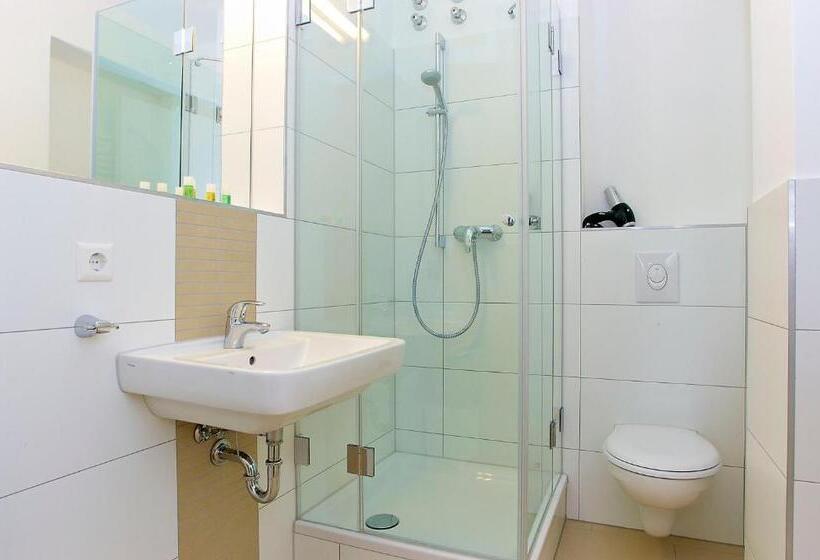 Apartmenthouse Berlin Am Görlitzer Park