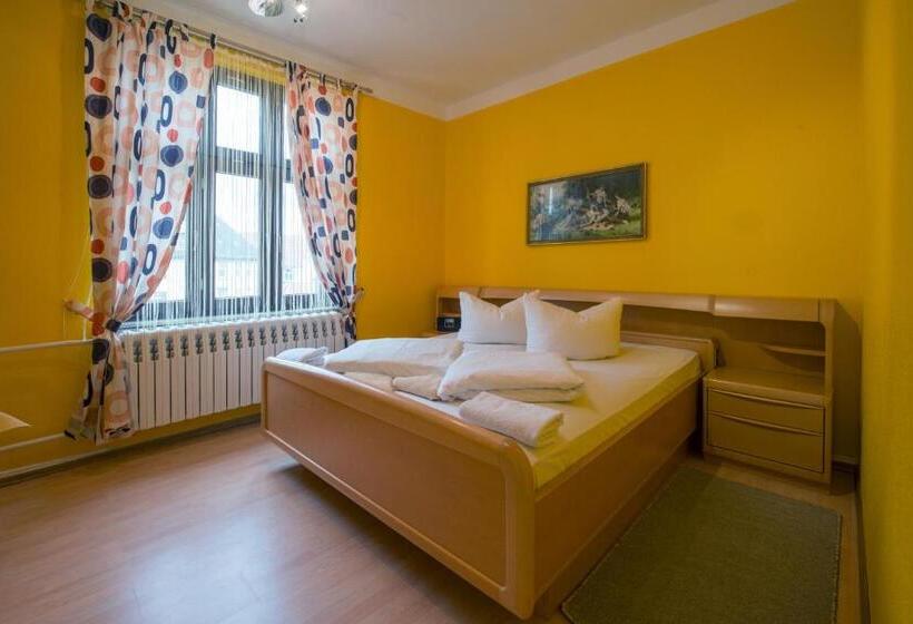 Bed and Breakfast Knöpel