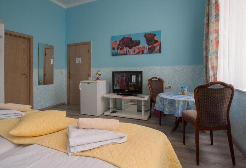 Bed and Breakfast Knöpel