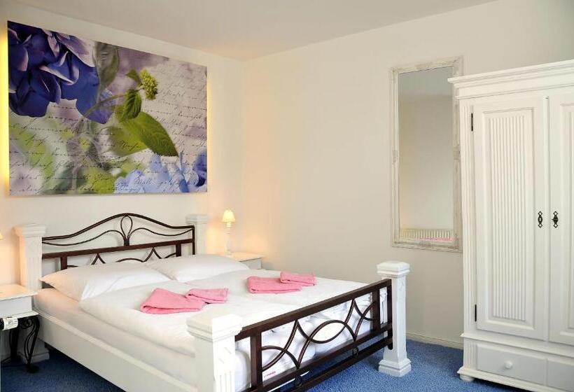 住宿加早餐  Pension Altstadt Mönch In Top Lage Preis Inclusive 5 Prozent Bettensteuer Und Frühstück