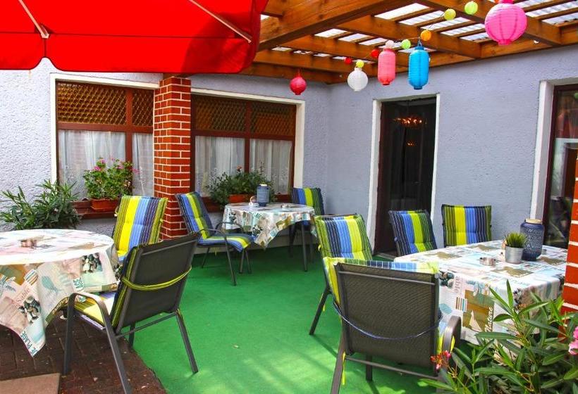 住宿加早餐  Pension Am Stettiner Haff