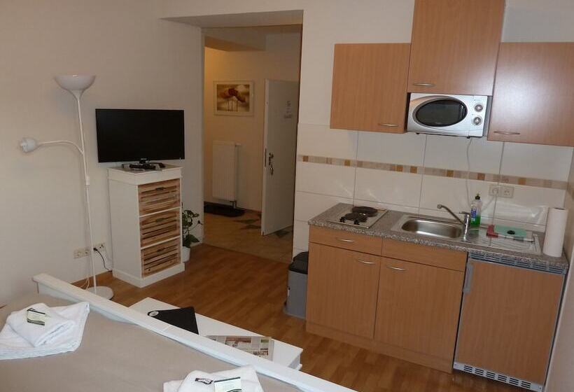 مبيت وإفطار Pension Mandy   Adults Only