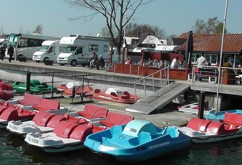 Domhotel Bed & Breakfast