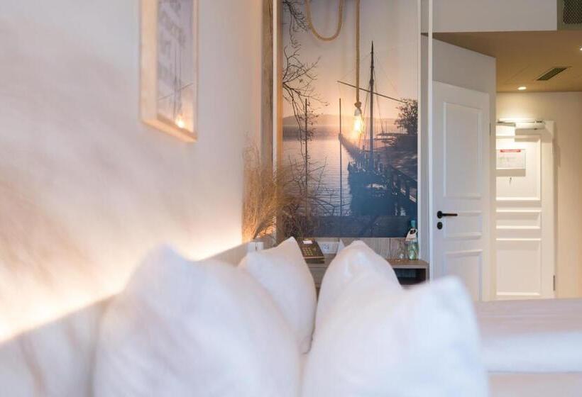 Hafenhotel Zu Putbus