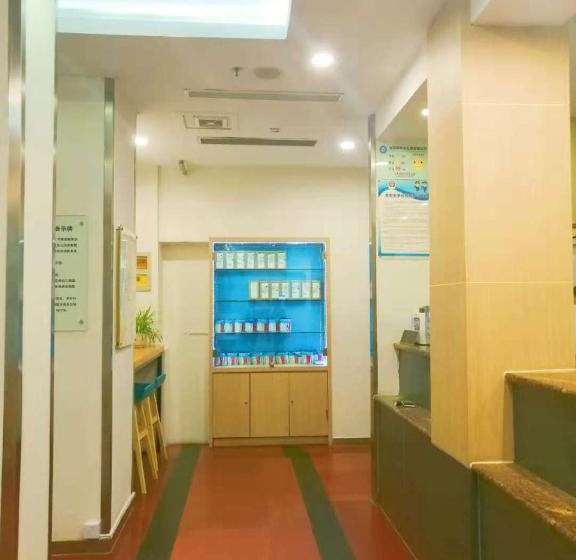 호텔 Hanting Express Shanghai Hongkou Football Stadium