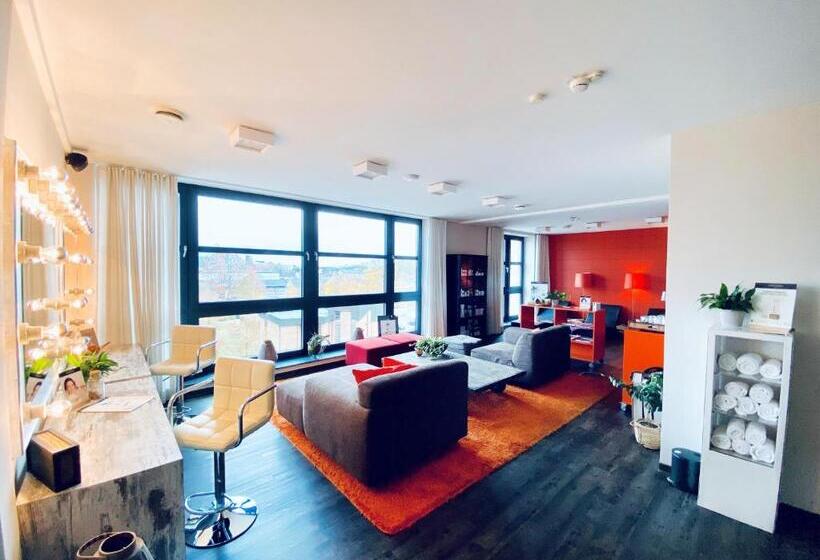 בית מלון כפרי Altes Stahlwerk Business & Lifestyle