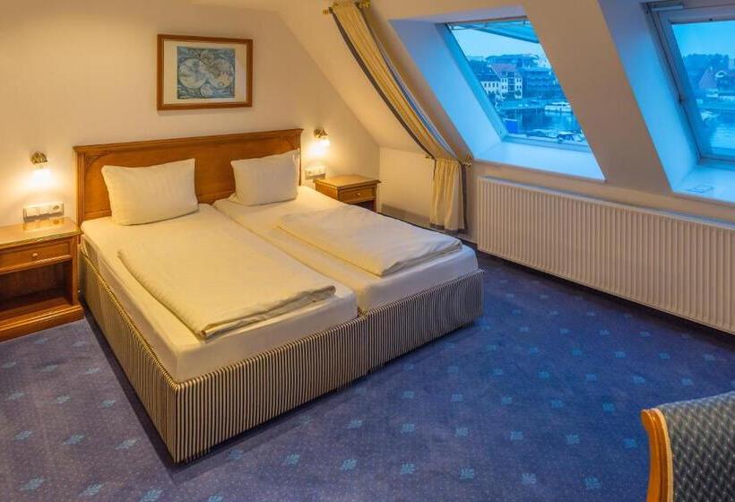 호텔 Am Yachthafen