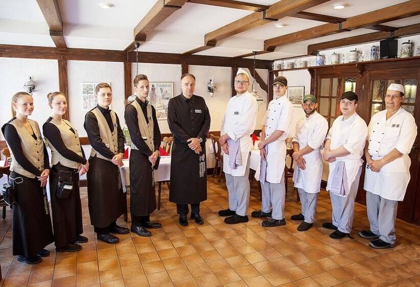 فندق & Apartment Am Theaterplatz