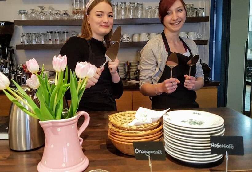 ホテル Cafe Frida