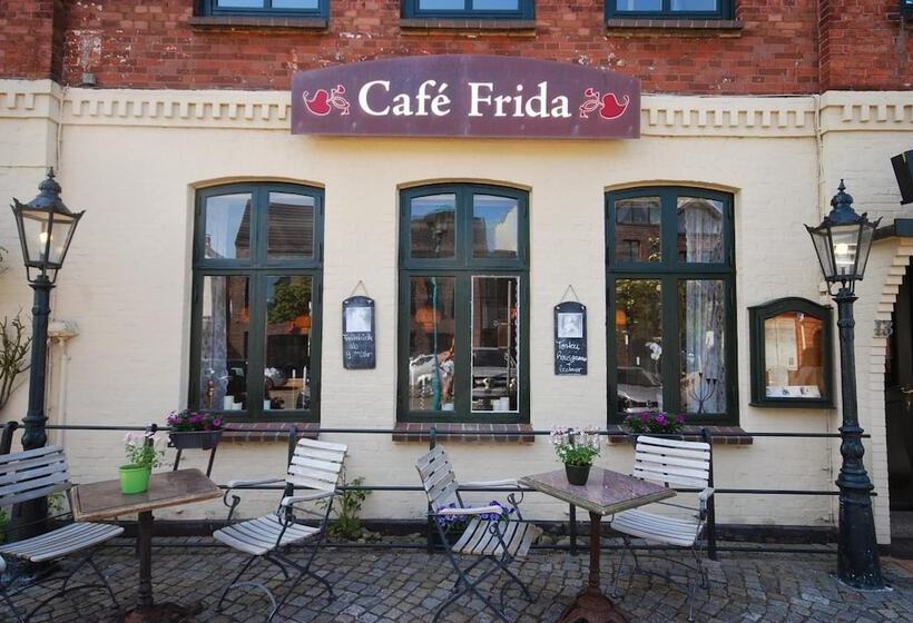 ホテル Cafe Frida