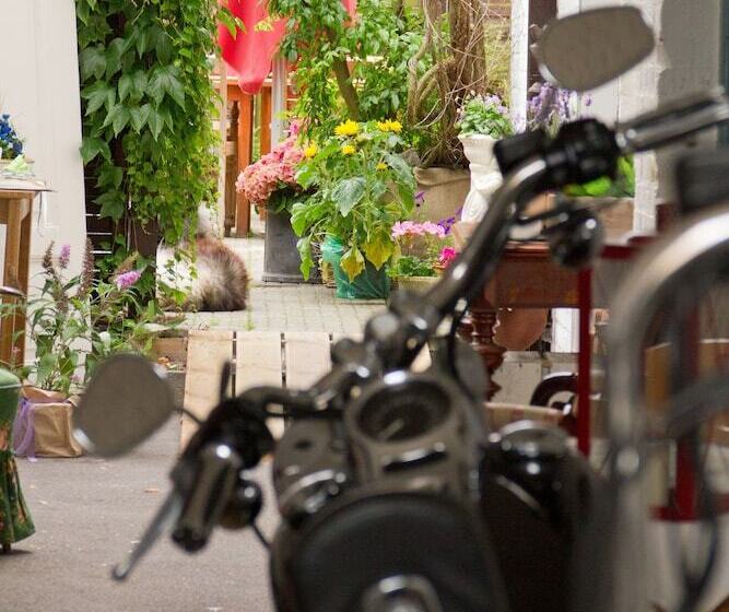 ホテル Cafe Frida