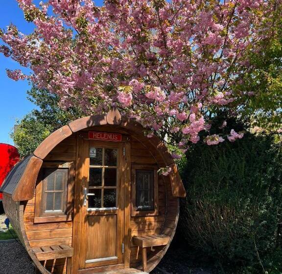 Отель Columbus Und Glamping