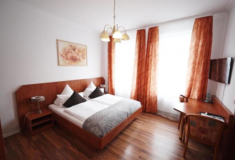 ホテル Wurster Kroog