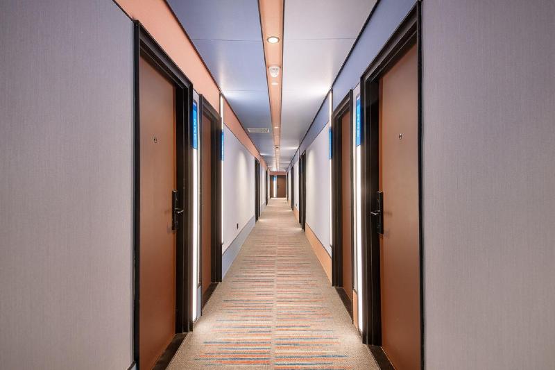 Otel Hanting  Shanghai Babaiban Pudian Road Metro Station