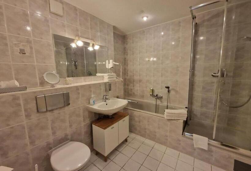 هتل Haus Bremen Garni