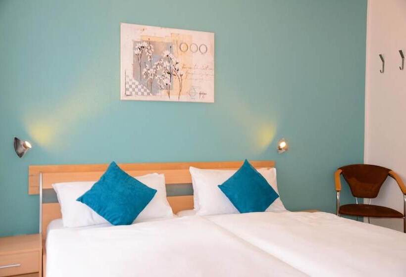 Отель Herrenhof