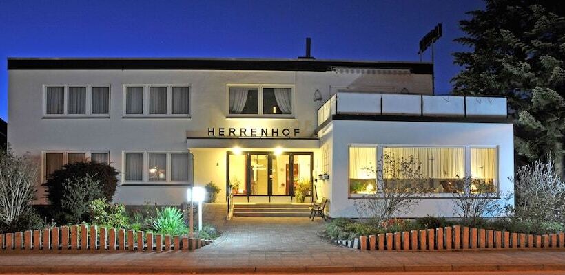 Отель Herrenhof