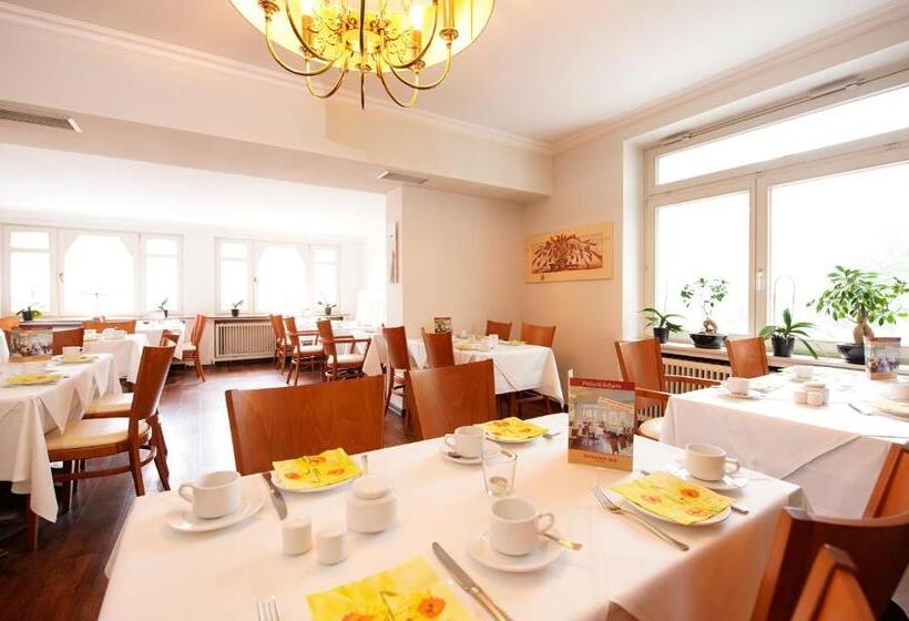 酒店 Holsteiner Hof   Timmendorfer Strand