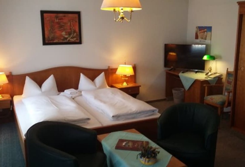 Отель Restaurant Am Berg