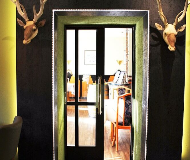 فندق Restaurant Zum Schlossberg