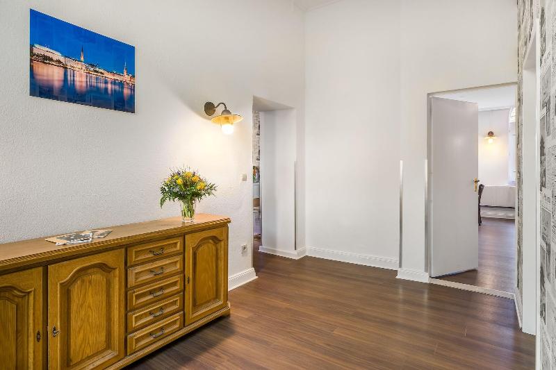 Signature Hotel Astoria