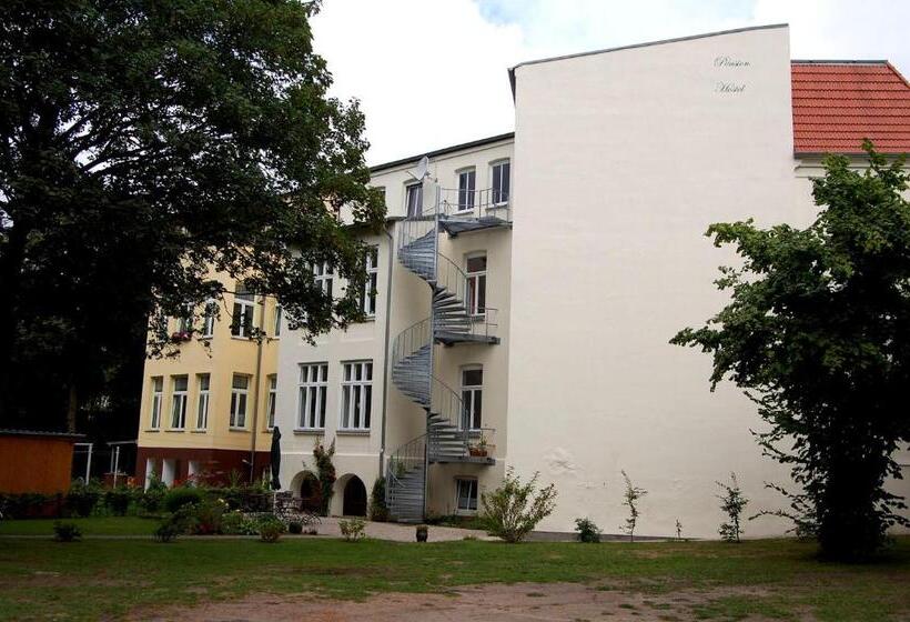 Отель The Avalon