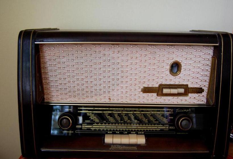 Отель The Avalon