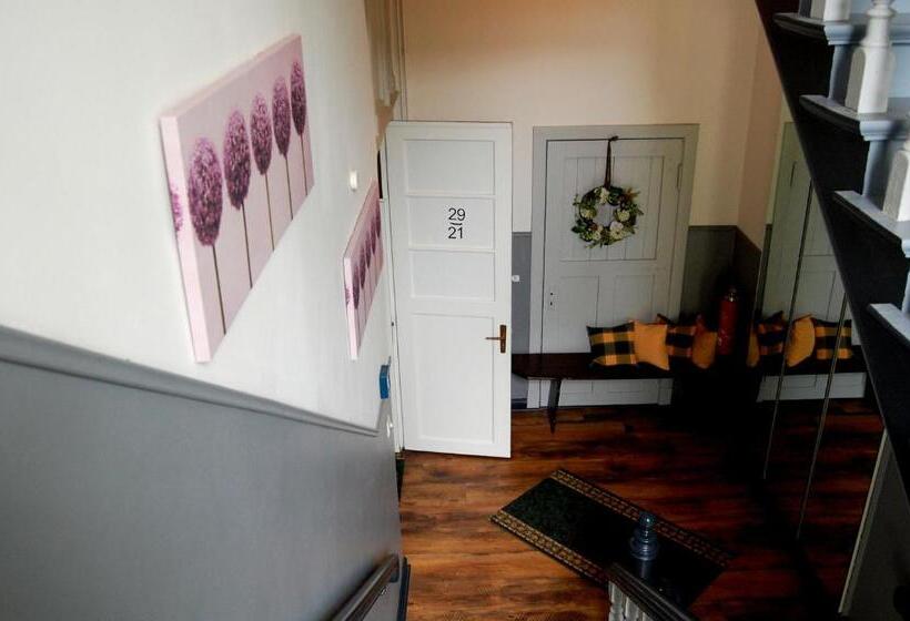 Отель The Avalon