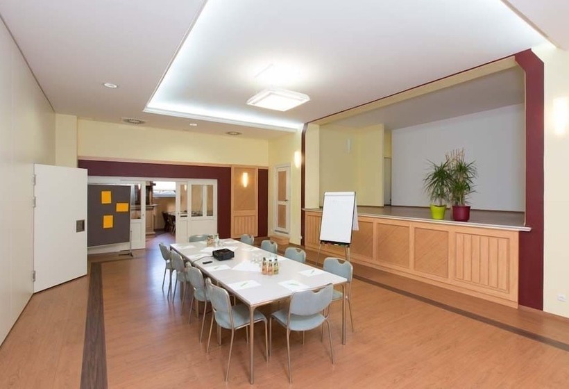 בית מלון כפרי & Gasthaus Zum Eichenkranz