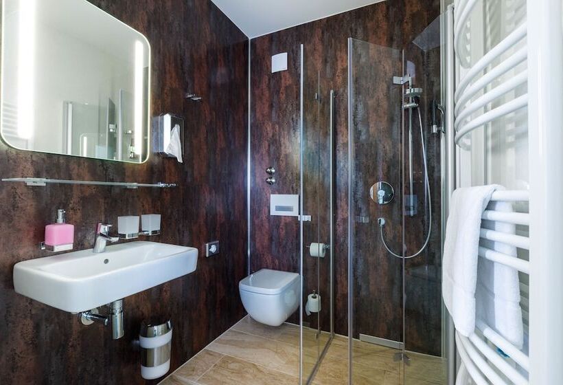 בית מלון כפרי & Gasthaus Zum Eichenkranz