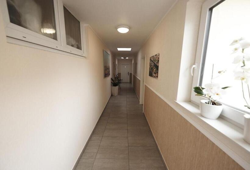 ホテル Wurster Kroog