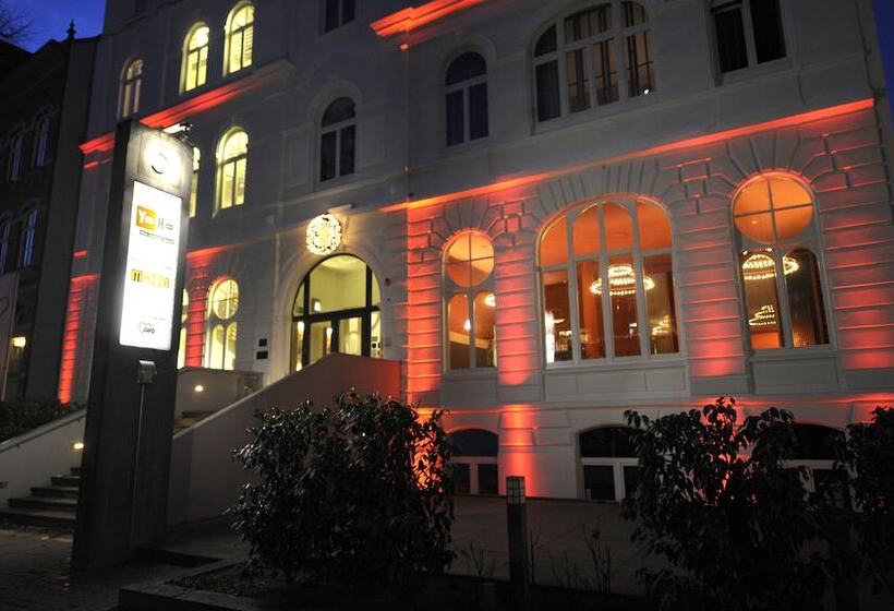 酒店 Yoho   The Young