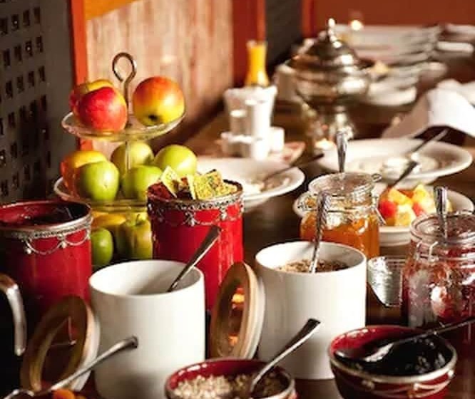 酒店 Yoho   The Young