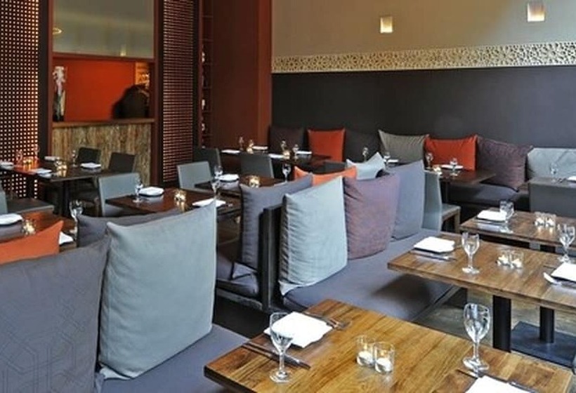 호텔 Yoho   The Young