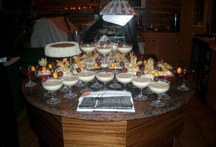 بنسيون Gasthof Strausberg Nord