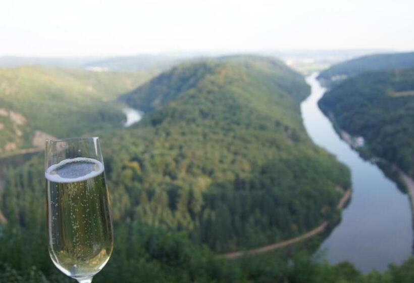 ペンション Restaurant Laux