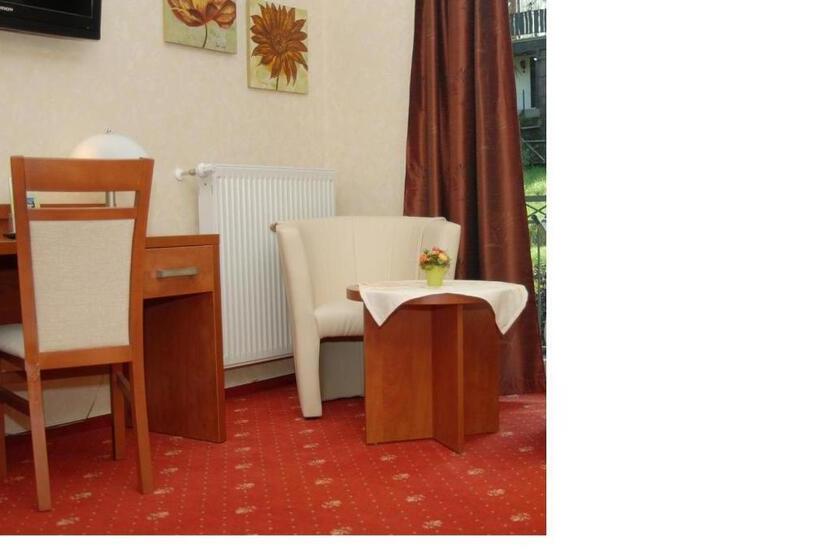 ペンション Restaurant Laux