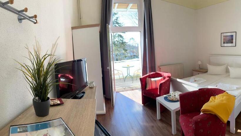 Pension Villa Frohsinn Sellin Auf Rügen