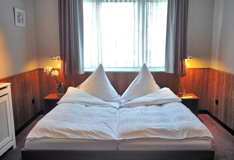 Und Landhaus  Kastanie