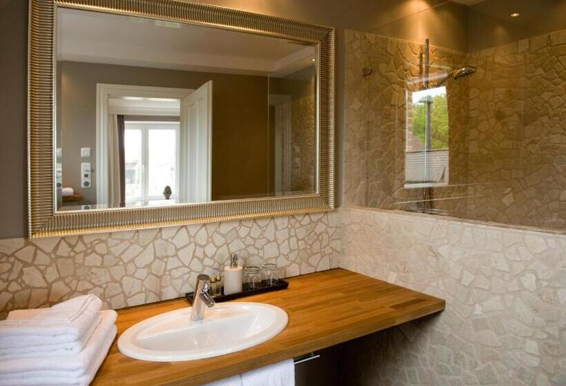 Und Landhaus  Kastanie