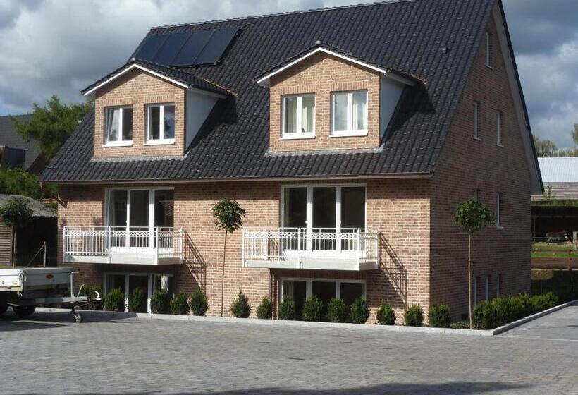 Und Landhaus  Kastanie