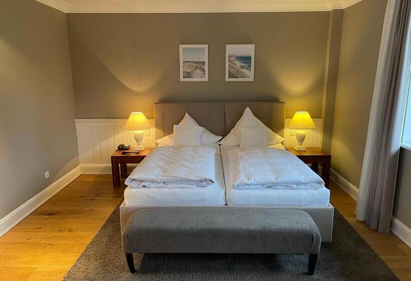 Und Landhaus  Kastanie