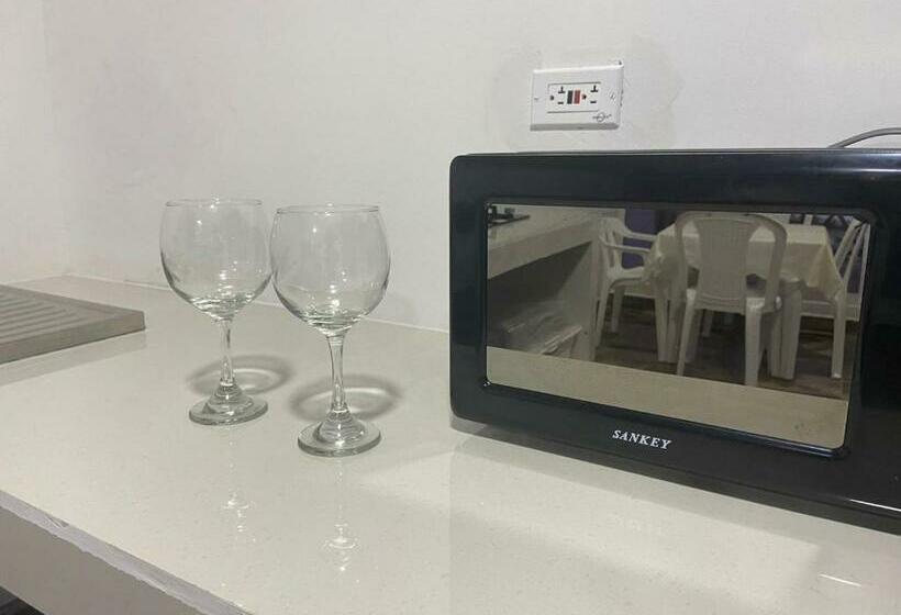 Общежитие Shell Sea B & B