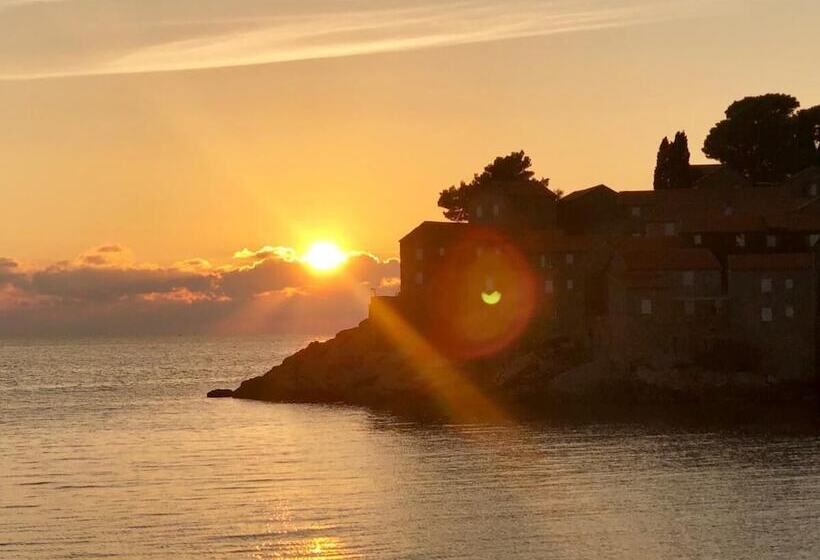 Beach Apartment Sveti Stefan