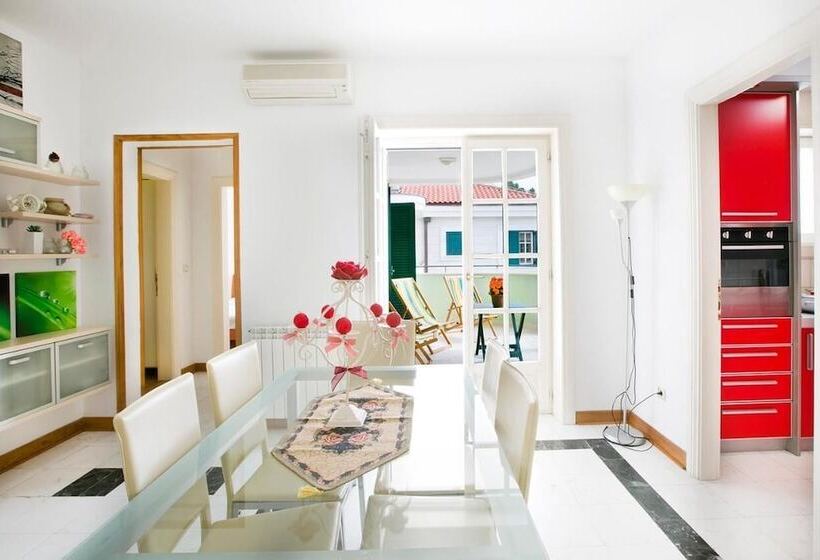 Beach Apartment Sveti Stefan